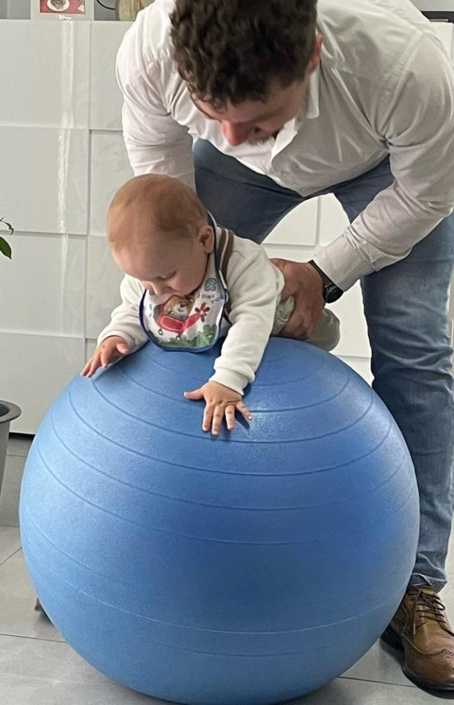 Oltre i primi passi: Perché il gioco è la vera “medicina” per il cervello del tuo bambino 2 Oltre i primi passi: Perché il gioco è la vera “medicina” per il cervello del tuo bambino